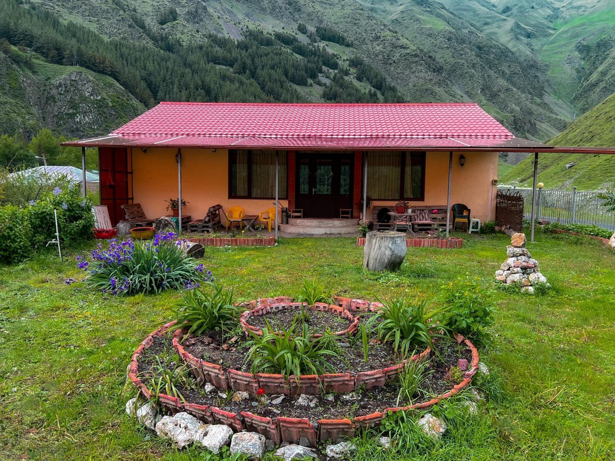 Januka Garden At Sno Villa Казбеги Екстериор снимка